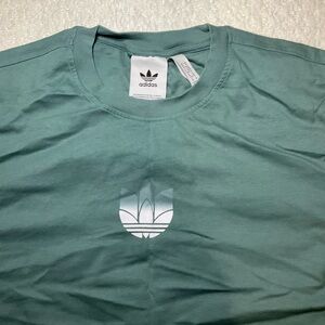 Men’s adidas short sleeve TSHIRT new size m